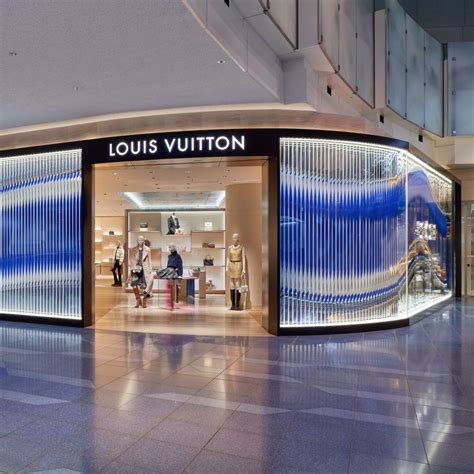 Louis Vuitton haneda airport